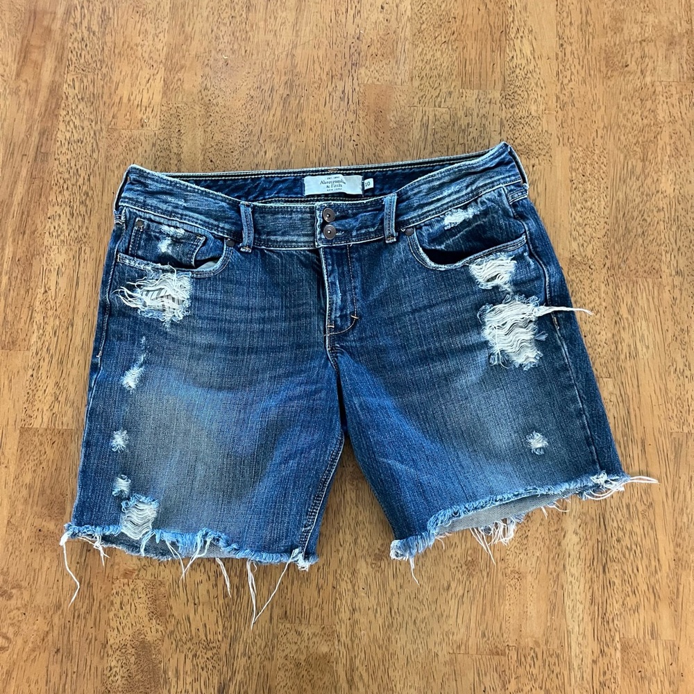Abercrombie and finch shorts